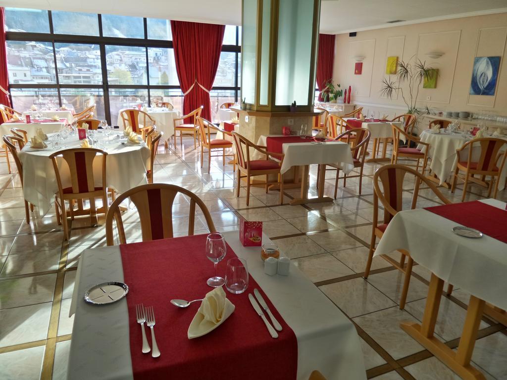 Jura Hotel Restaurant Le Panoramic Saint-Claude Exterior foto